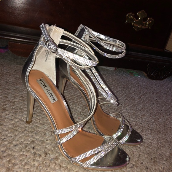Steve Madden silver sparkly heel - Picture 2 of 4
